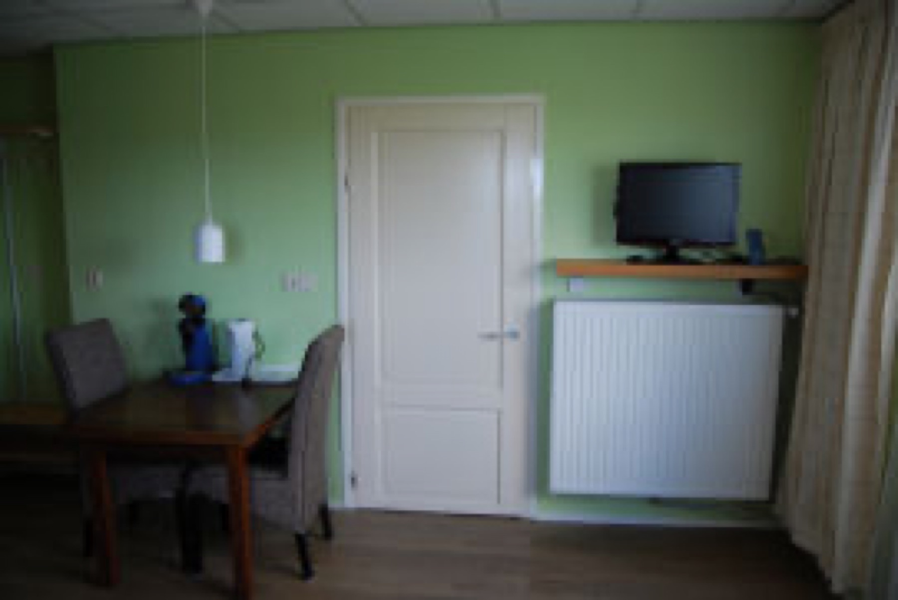 B&B: eettafel en digitale tv